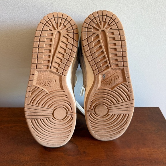 EUC Nike Women's Dunk Low Medium Curry Sneakers - Picture 5 of 6